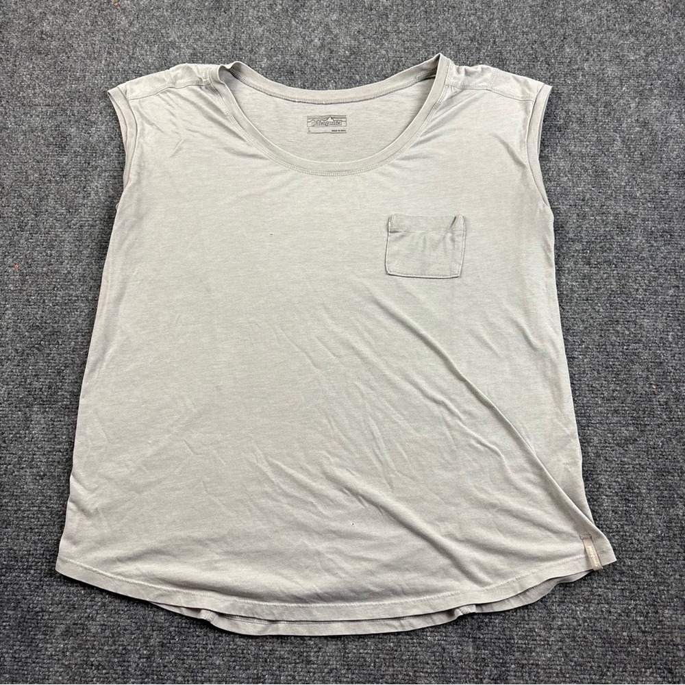 PATAGONIA Women’s Grey Sleeveless Pocket Shirt size: Large
